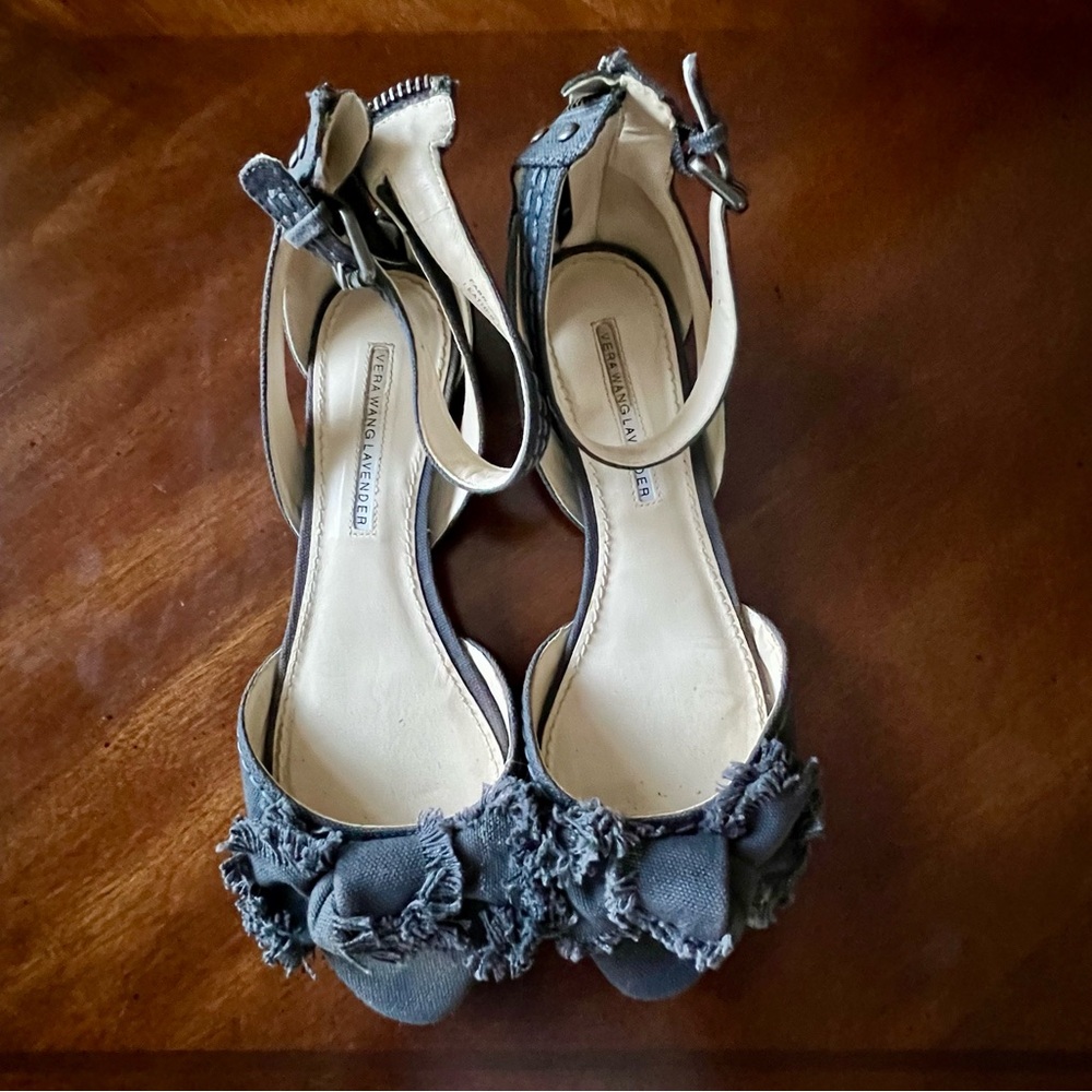 Vera Wang Lavender Label Blue Fringe Floral Sandals
